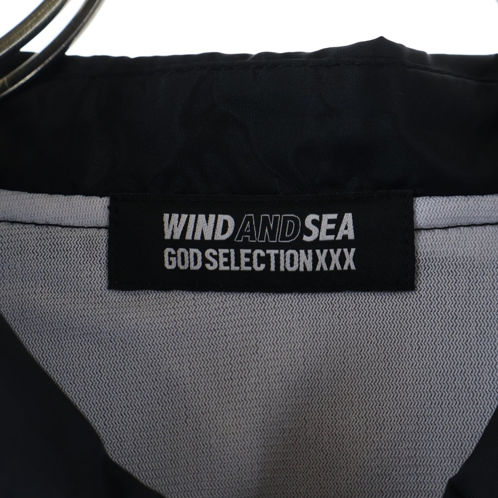 WIND AND SEA(ウィンダンシー) 23AW ×GOD SELECTION XXX COACH JACKET ゴッドセレクションXXX プリントロゴ ナイロンコーチジャケット ブラック