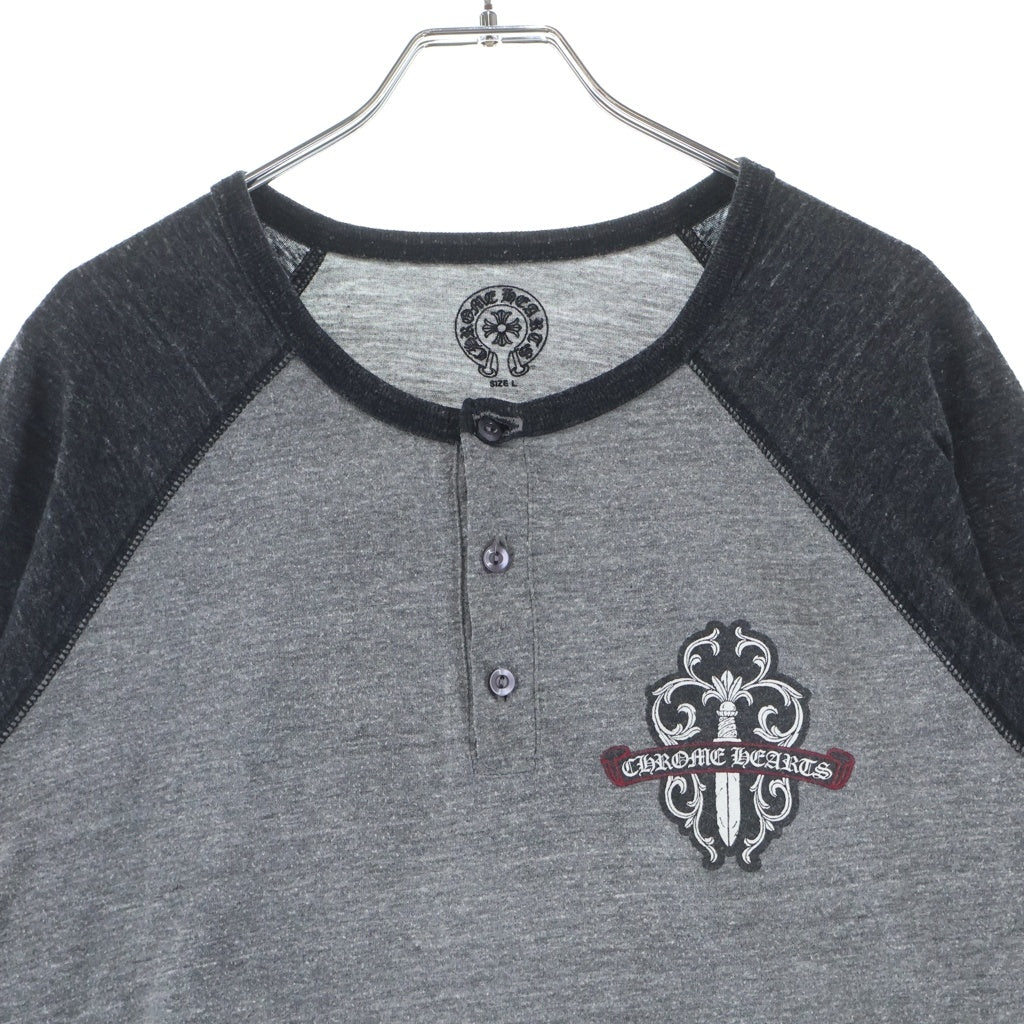 CHROME HEARTS(クロムハーツ) ヴァインダガープリント ラグランスリーブ 七分丈 Tシャツ カットソー グレー/ダークグレー