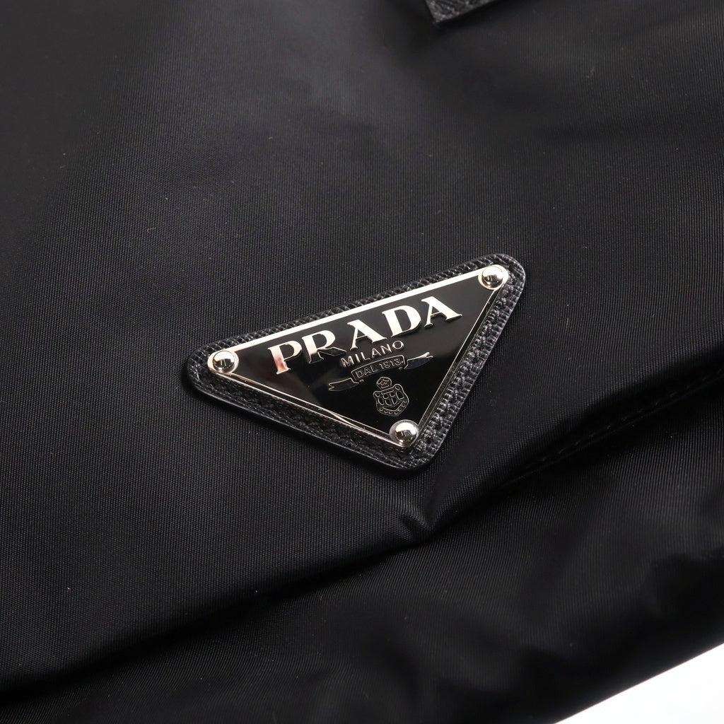 PRADA(プラダ) トライアングルプレート テクニカルファブリック メッセンジャーバッグ ショルダーバッグ ブラック 2VD013