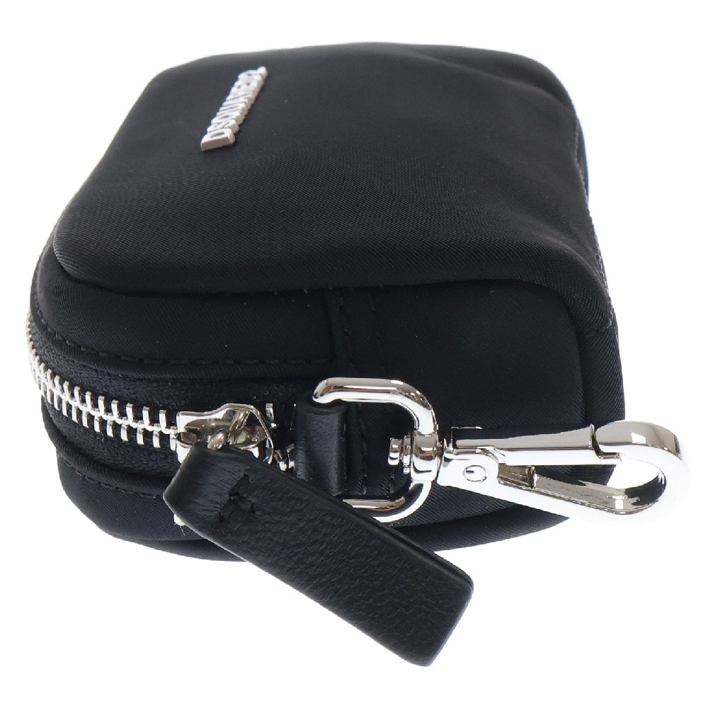 DSQUARED2(ディースクエアード) ロゴプレート付き ナイロン ポーチ ブラック SGW0008 11700001