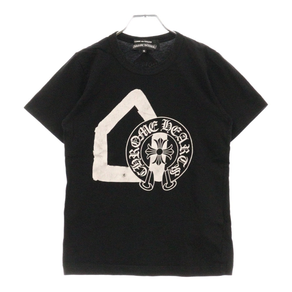 CHROME HEARTS(クロムハーツ) ×COMME des GARCONS CH LOGO TEE コムデギャルソン DSM別注 スクロールラベルプリント 半袖Tシャツ カットソー ブラック レディース ZI-T003