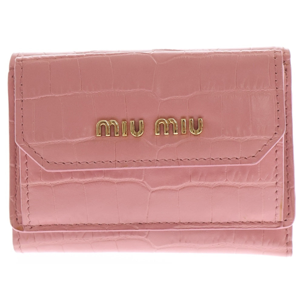 miumiu(ミュウミュウ) クロコエンボス ロゴプレート付3つ折りコンパクトウォレット 型押し ピンク レディース