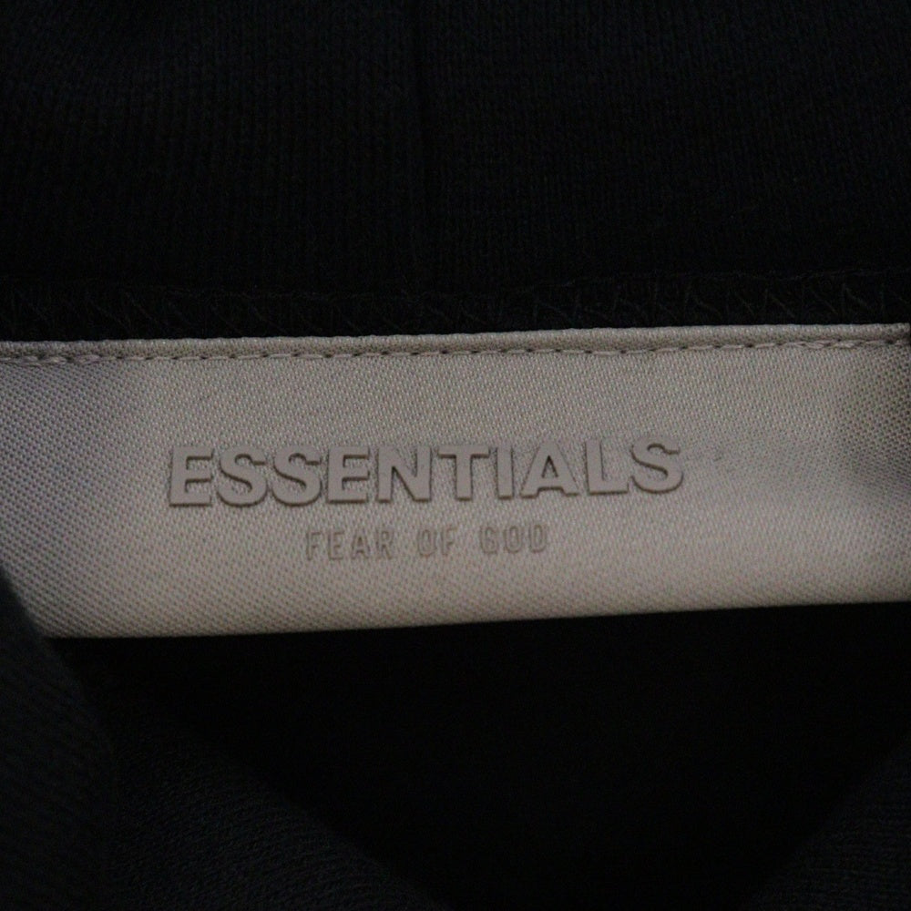 FEAR OF GOD ESSENTIALS(フィアオブゴッド エッセンシャルズ) Flocky Back Logo Sweat Pullover Parka フロッキーバックロゴプリントスウェットプルオーバーパーカー ブラック