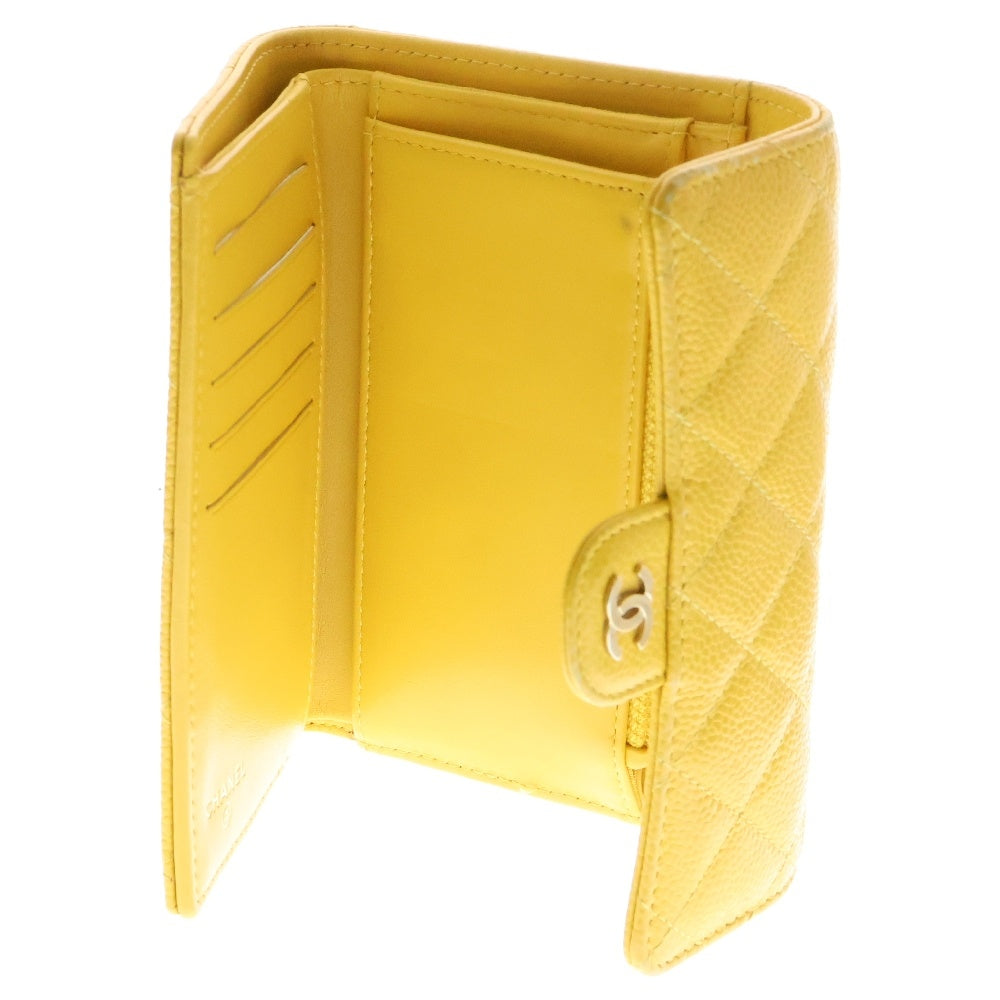 CHANEL(シャネル) ココマーク マトラッセ キャビアスキン クラシックスモールフラップウォレット 3つ折り財布 イエロー 25番台