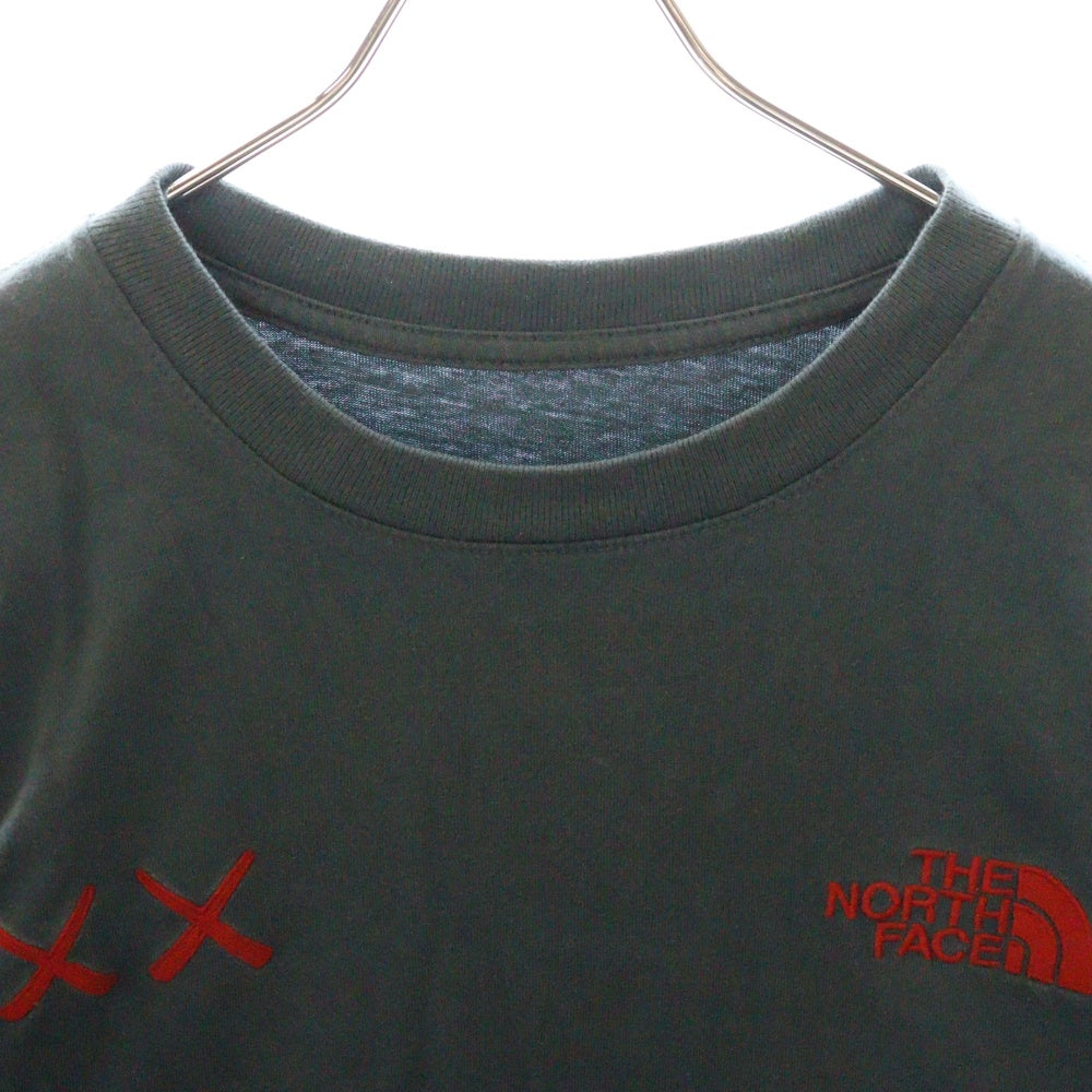 THE NORTH FACE(ザノースフェイス) 22SS × Kaws L/S Tee カウズ ロゴエンブロイダリー クルーネック長袖Tシャツ カットソー ブルー