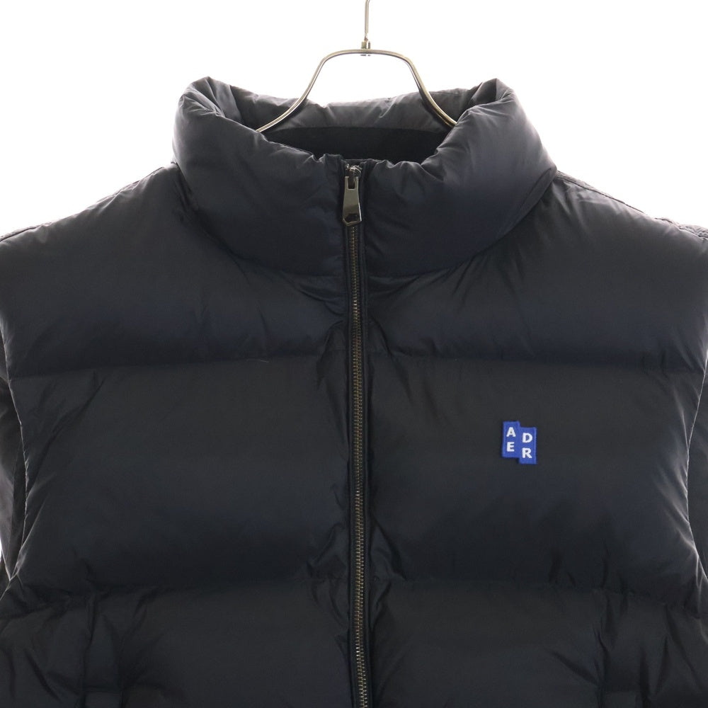 ADER ERROR(アーダーエラー) ナイロン ジップアップ ロゴ ダウンベスト アウター タグデザイン ブラック BM42FYDW0404BK