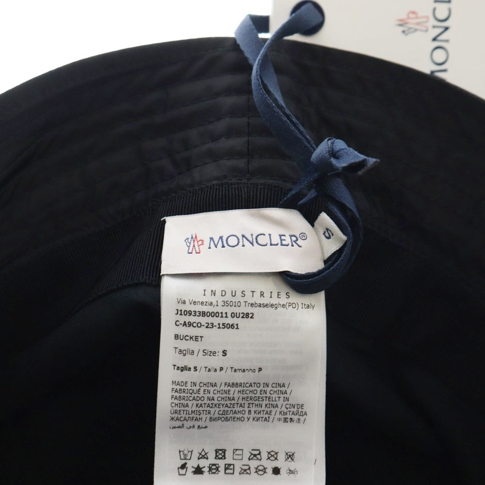 MONCLER(モンクレール) 24SS ロゴテープ ナイロン バケット ハット ブラック J10933B00011 OU282
