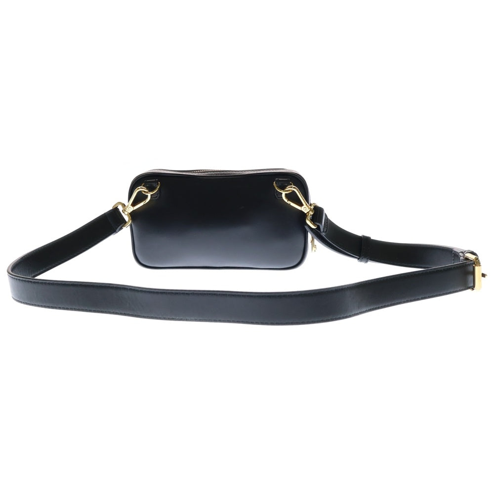 FENDI(フェンディ) × VERSACE FENDACE ヴェルサーチ フェンダーチェ ロゴスタンプ レザー ショルダーバッグ ブラック/ゴールド 7M0285