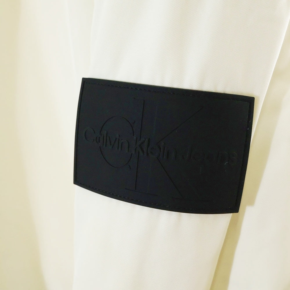 Calvin Klein(カルバンクライン) リバーシブル ボア シェルパ ボンバージャケット ホワイト J324123