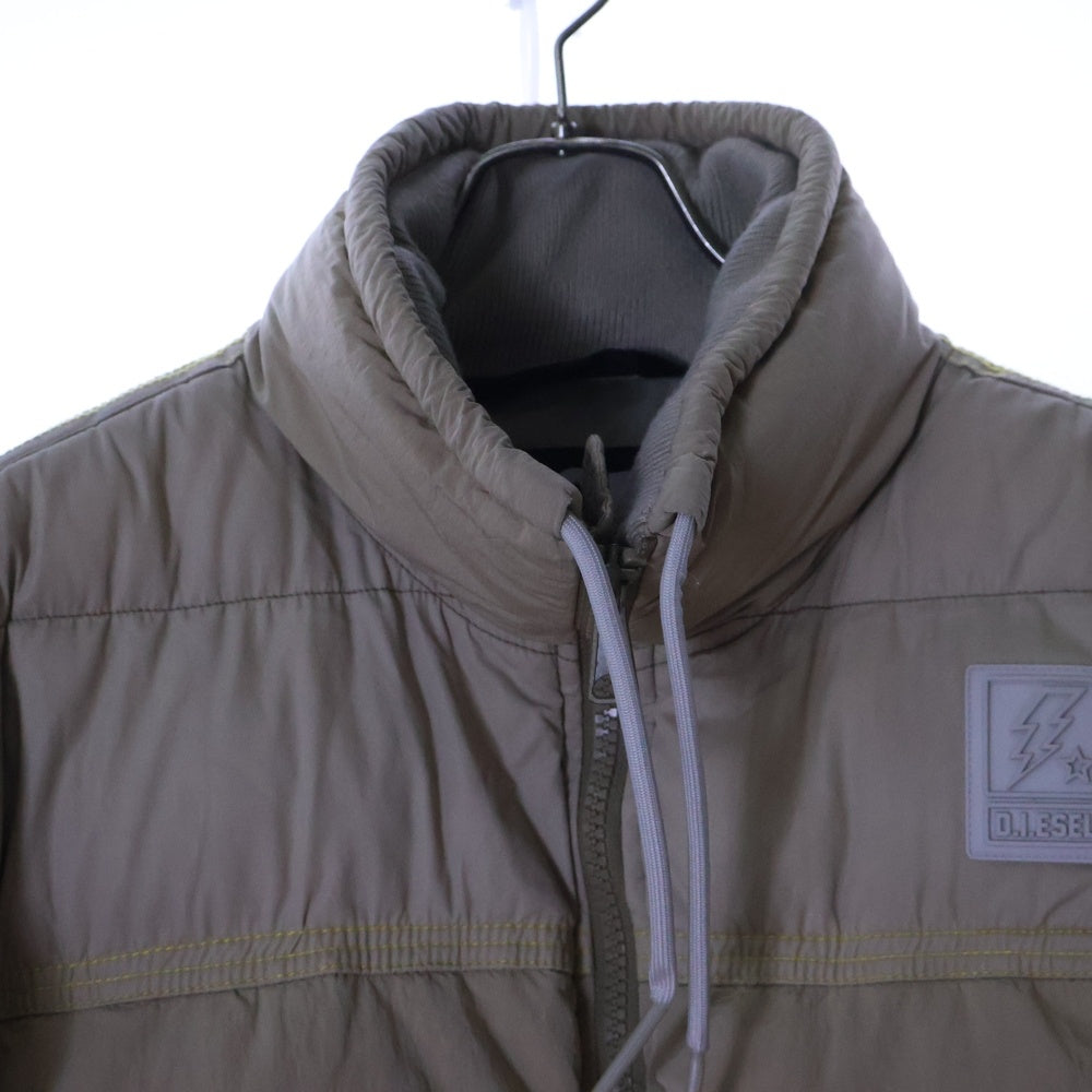 DIESEL(ディーゼル) W-BRIGGGS 胸ラバーロゴ 袖ラインステッチ ジップアップ中綿ジャケット ベージュ A03029