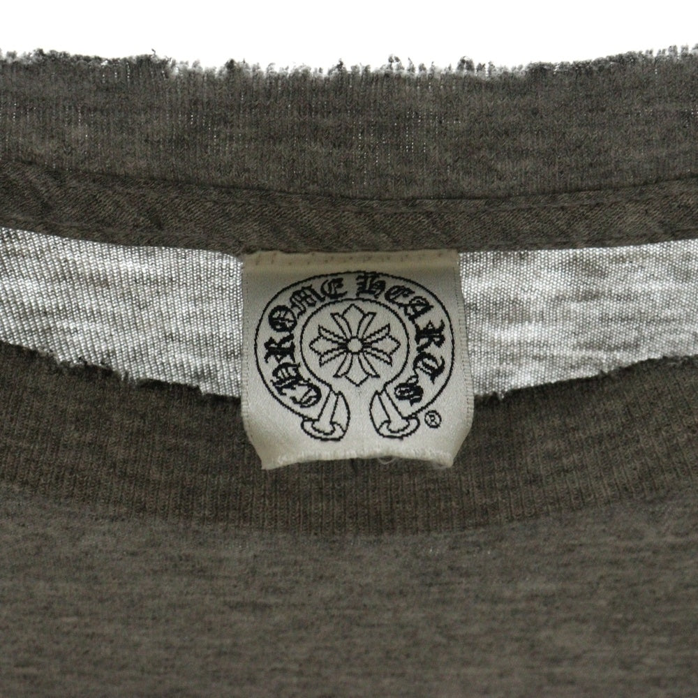 CHROME HEARTS(クロムハーツ) OLD CEMETARY CROSS L/S TEE オールド セメタリークロス ロゴプリント 長袖ポケットTシャツ カットソー グレー