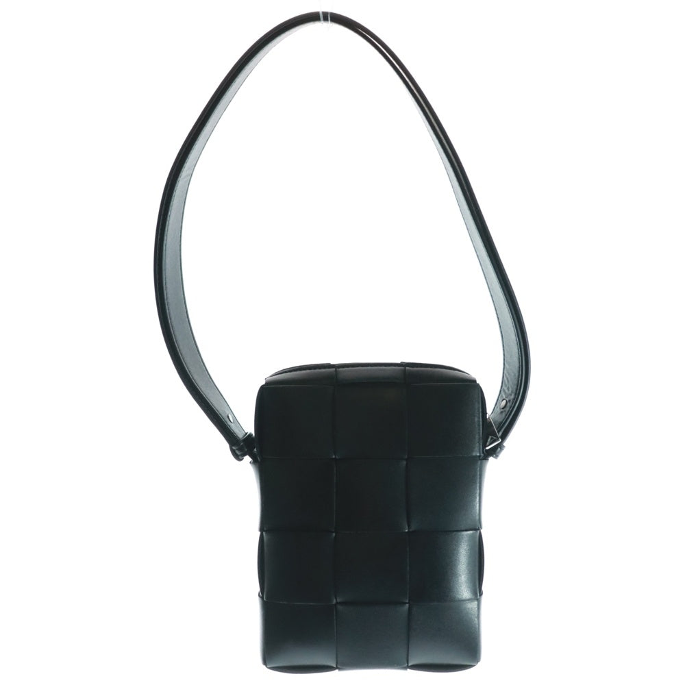 BOTTEGA VENETA(ボッテガヴェネタ) CASSETTE カセット イントレチャート レザー ショルダーバッグ ブラック 765937