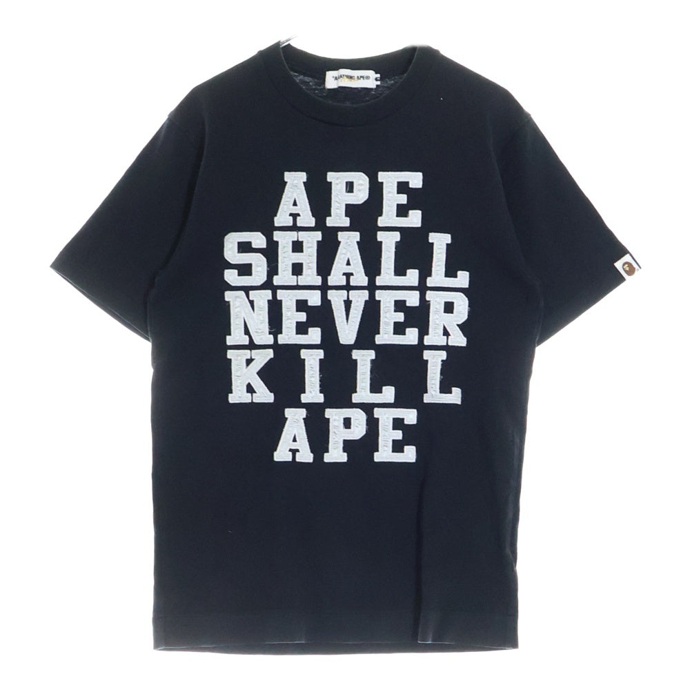 A BATHING APE(アベイシングエイプ) APE SHALL NEVER KILL APE メッセージエンブロイダリー 半袖Tシャツ カットソー ネイビー