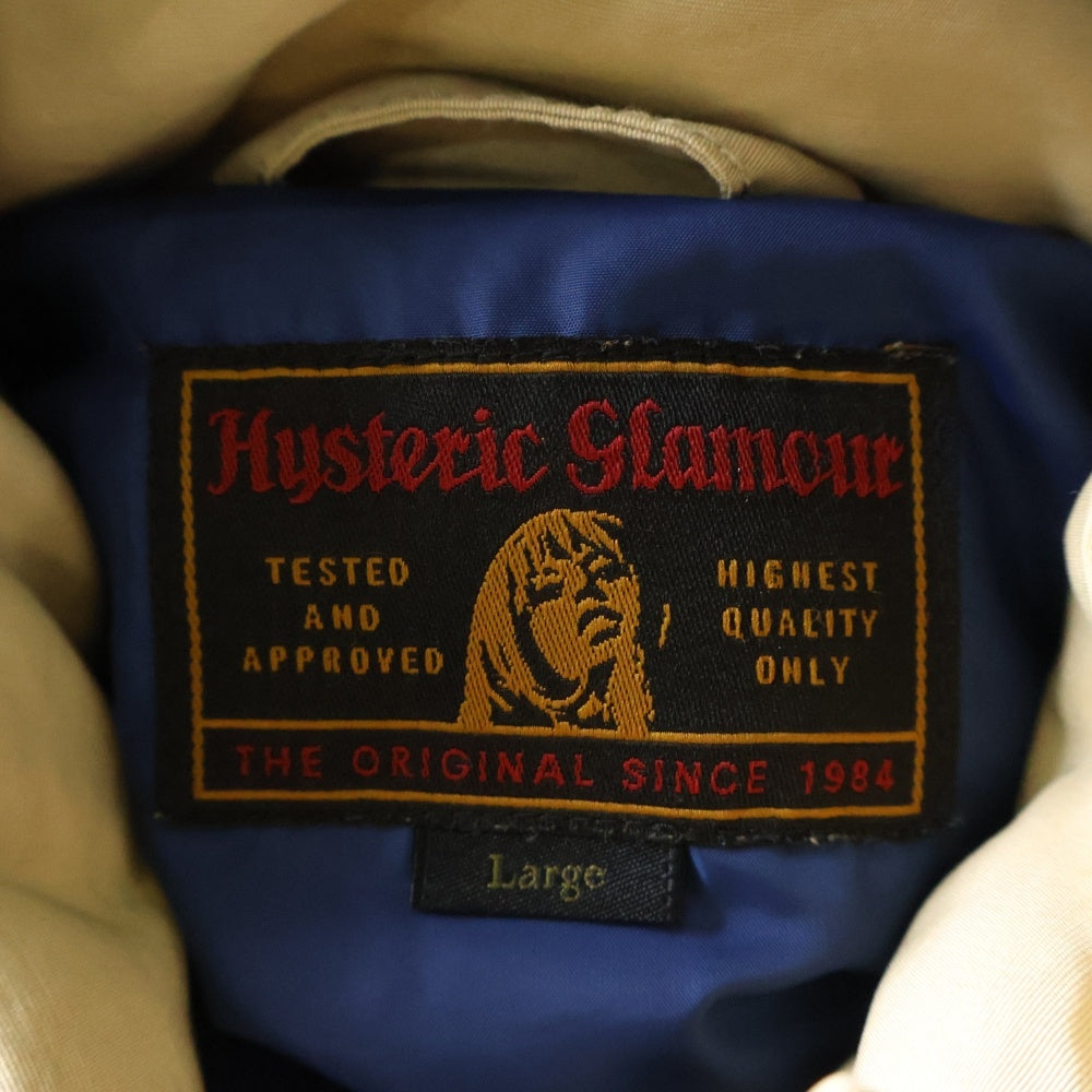 HYSTERIC GLAMOUR(ヒステリックグラマー) アームロゴワッペン ジップアップ フーデッドダウンジャケット ベージュ 0234AB04