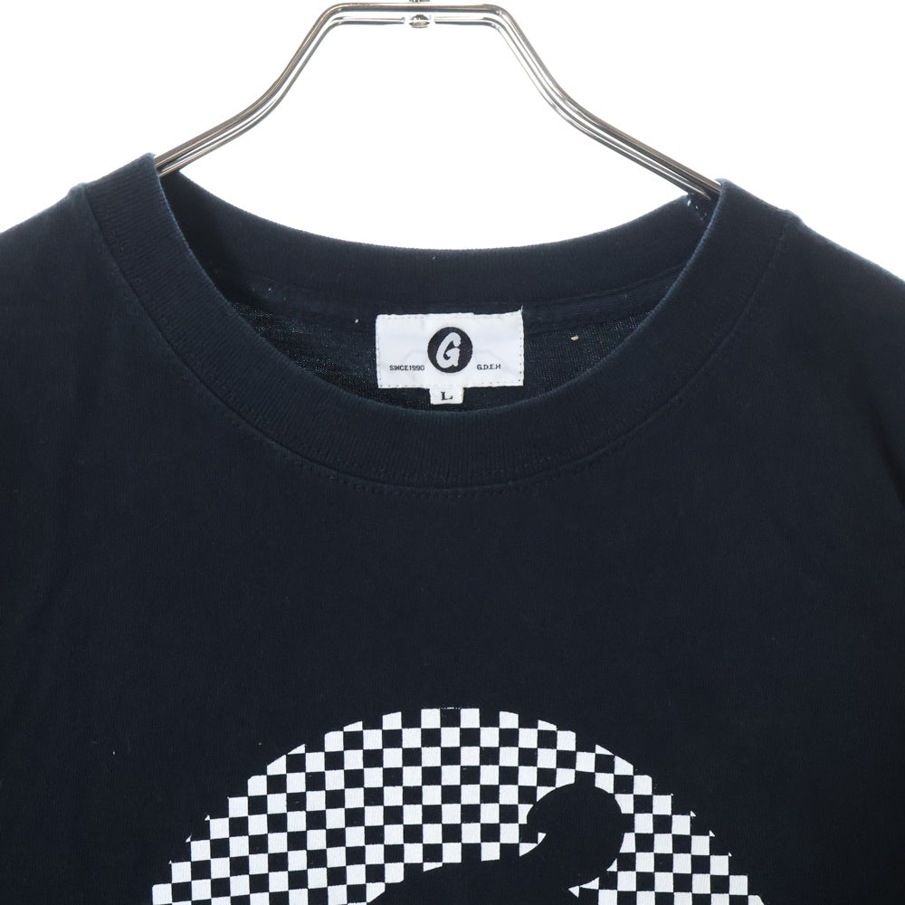 GOODENOUGH(グッドイナフ) チェッカーロゴプリント クルーネック半袖Tシャツ カットソー ブラック