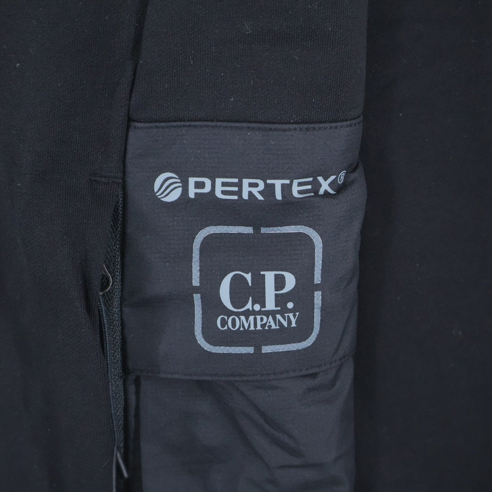 C.P. Company(シーピーカンパニー) 24SS STRETCH FLEECE MIXED POCKET SWEATSHIRTS ストレッチフリース ミックスポケット スウェットシャツ ブラック 16CLSS013A