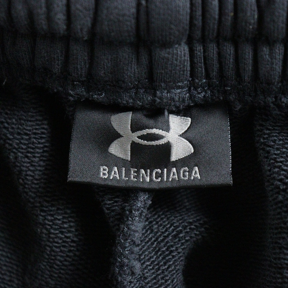BALENCIAGA(バレンシアガ) 24AW ×UNDERARMOUR LARGE SHORTS アンダーアーマー ラージ ロゴプリント ショーツ ブラック 795261
