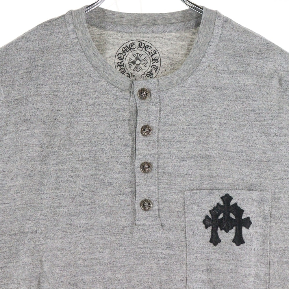 CHROME HEARTS(クロムハーツ) BSフレア ボタン セメタリークロスパッチ ヘンリーネック 半袖Tシャツ カットソー グレー