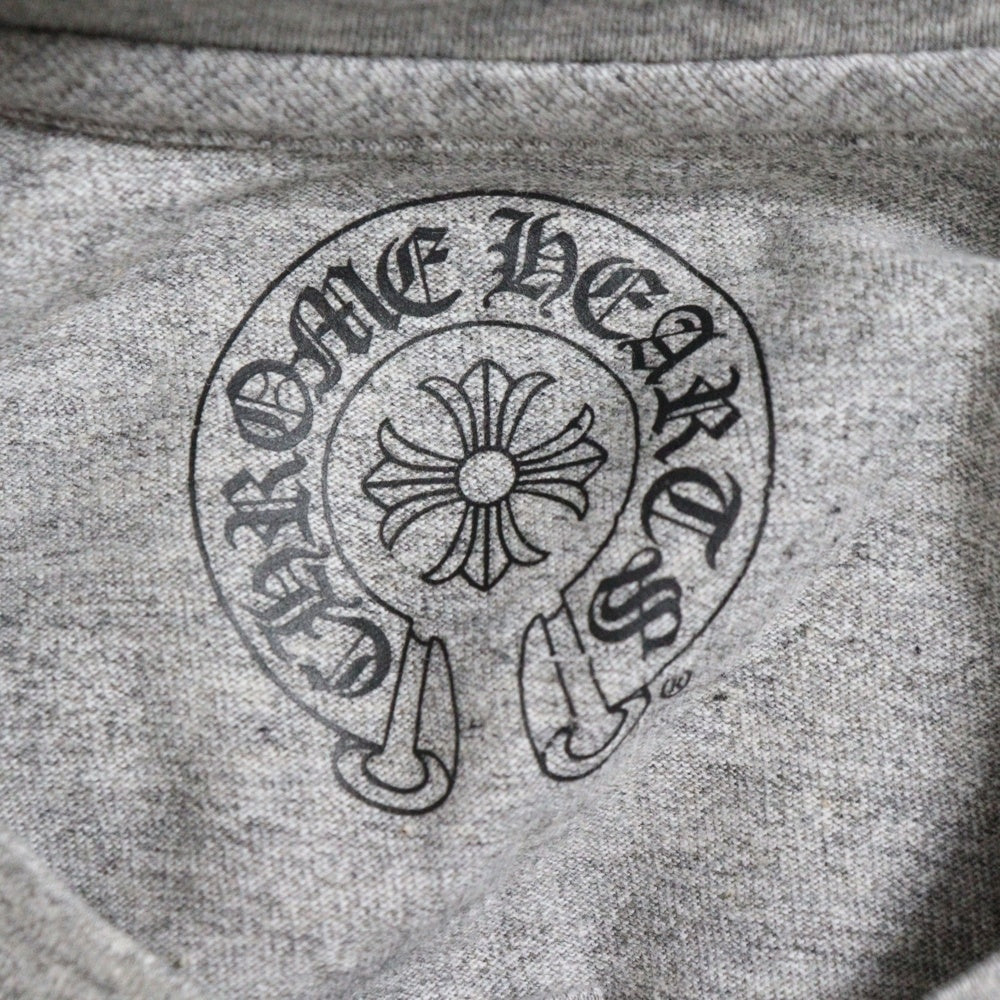 CHROME HEARTS(クロムハーツ) BSフレア ボタン セメタリークロスパッチ ヘンリーネック 半袖Tシャツ カットソー グレー