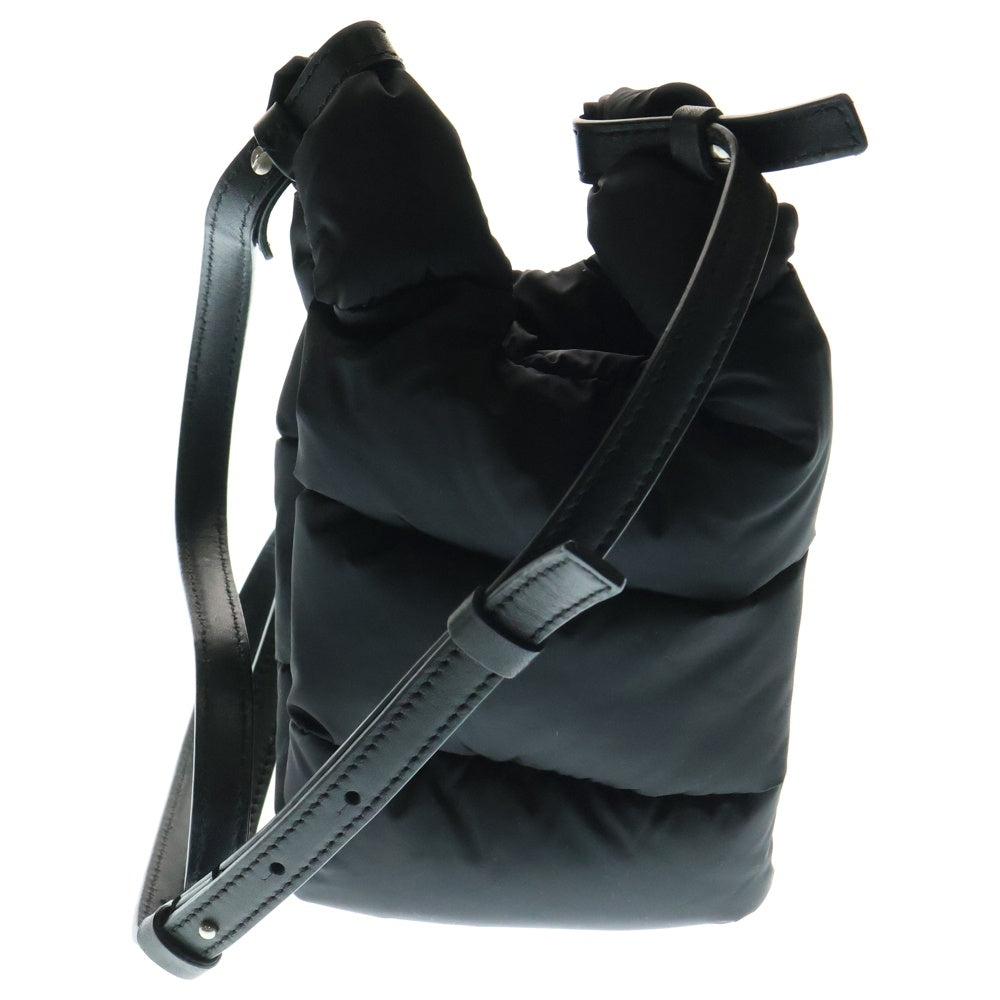 MONCLER(モンクレール) 25SS メタルロゴ パファー 2Way ショルダー ハンドバッグ ブラック K109B5L00022
