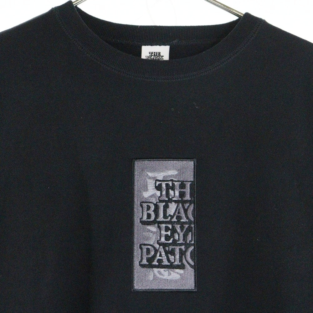 THE BLACK EYE PATCH(ブラックアイパッチ) 取扱注意 センターパッチ バックプリント クルーネック スウェット トレーナー ブラック