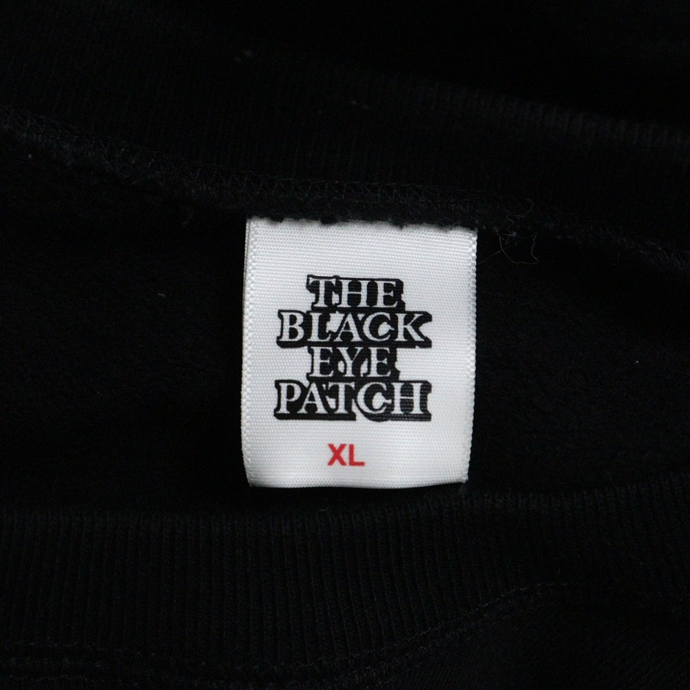 THE BLACK EYE PATCH(ブラックアイパッチ) 取扱注意 センターパッチ バックプリント クルーネック スウェット トレーナー ブラック