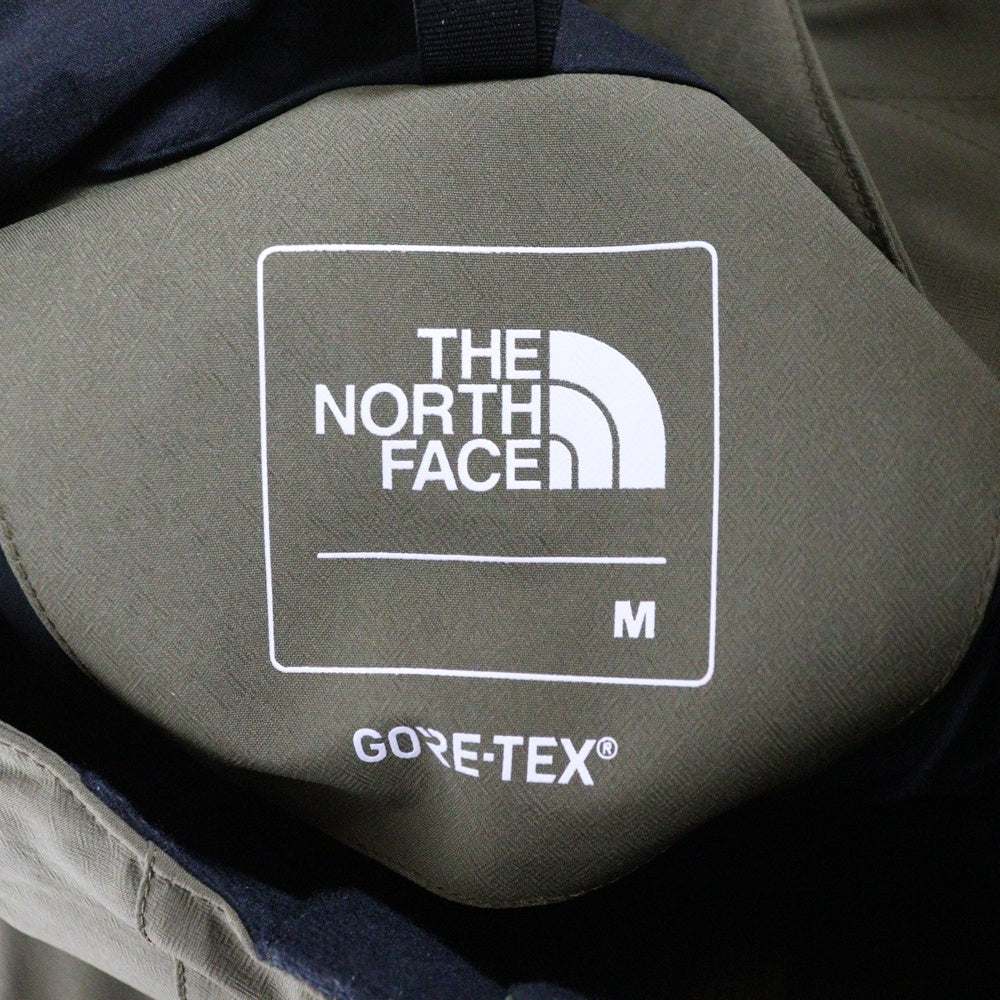 THE NORTH FACE(ザノースフェイス) MOUNTAIN JACKET GORE-TEX マウンテンジャケット ゴアテックス ロゴ刺繍 フーデッドナイロンジャケット カーキ/ブラック NP61800