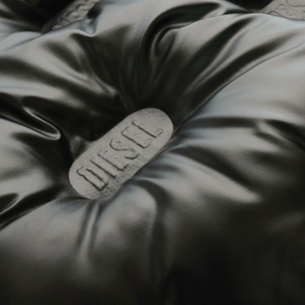 DIESEL(ディーゼル) エンボスロゴデザイン コーテッドパファー ナイロン トートバッグ ブラック X08231 P4282