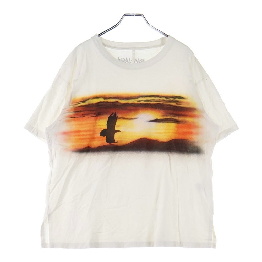 ISAMU KATAYAMA BACKLASH(イサムカタヤマバックラッシュ) Photo by commyu スプレープリント加工 クルーネック 半袖Tシャツ カットソー ホワイト 1946-01