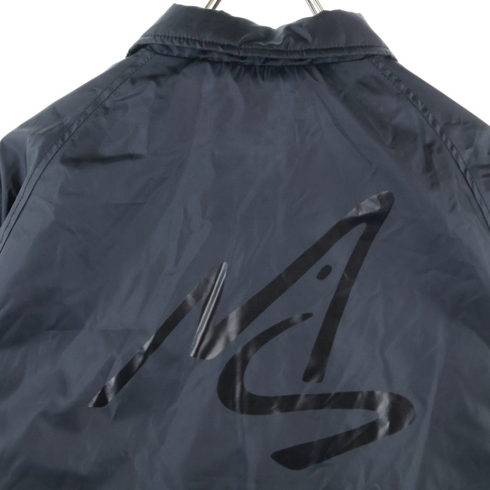 MASSES(マシス) バックロゴデザイン レギュラーカラー ナイロン コーチジャケット ブラック