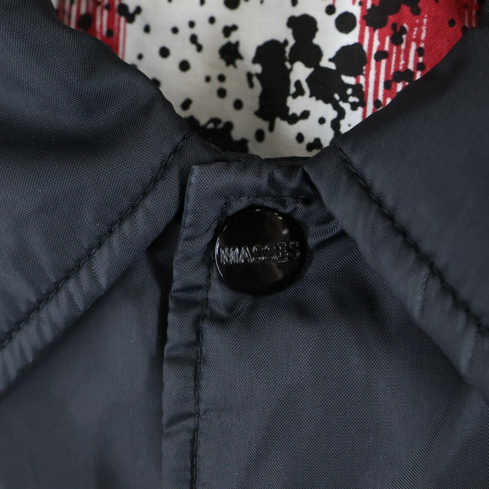 MASSES(マシス) バックロゴデザイン レギュラーカラー ナイロン コーチジャケット ブラック