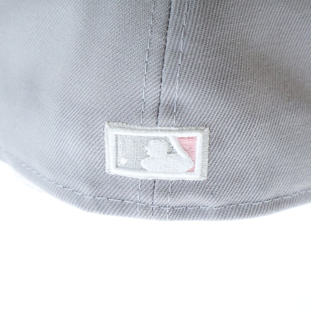 NEW ERA(ニューエラ) 59FIFTY MLB New York Yankees ニューヨークヤンキース 1999ワールドシリーズ 6パネル ベースボールキャップ 帽子 グレー