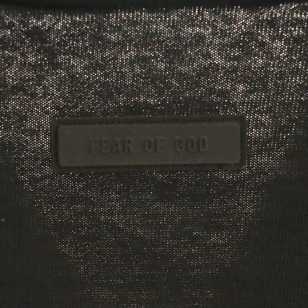 ESSENTIALS FEAR OF GOD(エッセンシャル フィアオブゴッド) FOOTBALL TEE フロントロゴデザイン Vネック 半袖Tシャツ ブラック