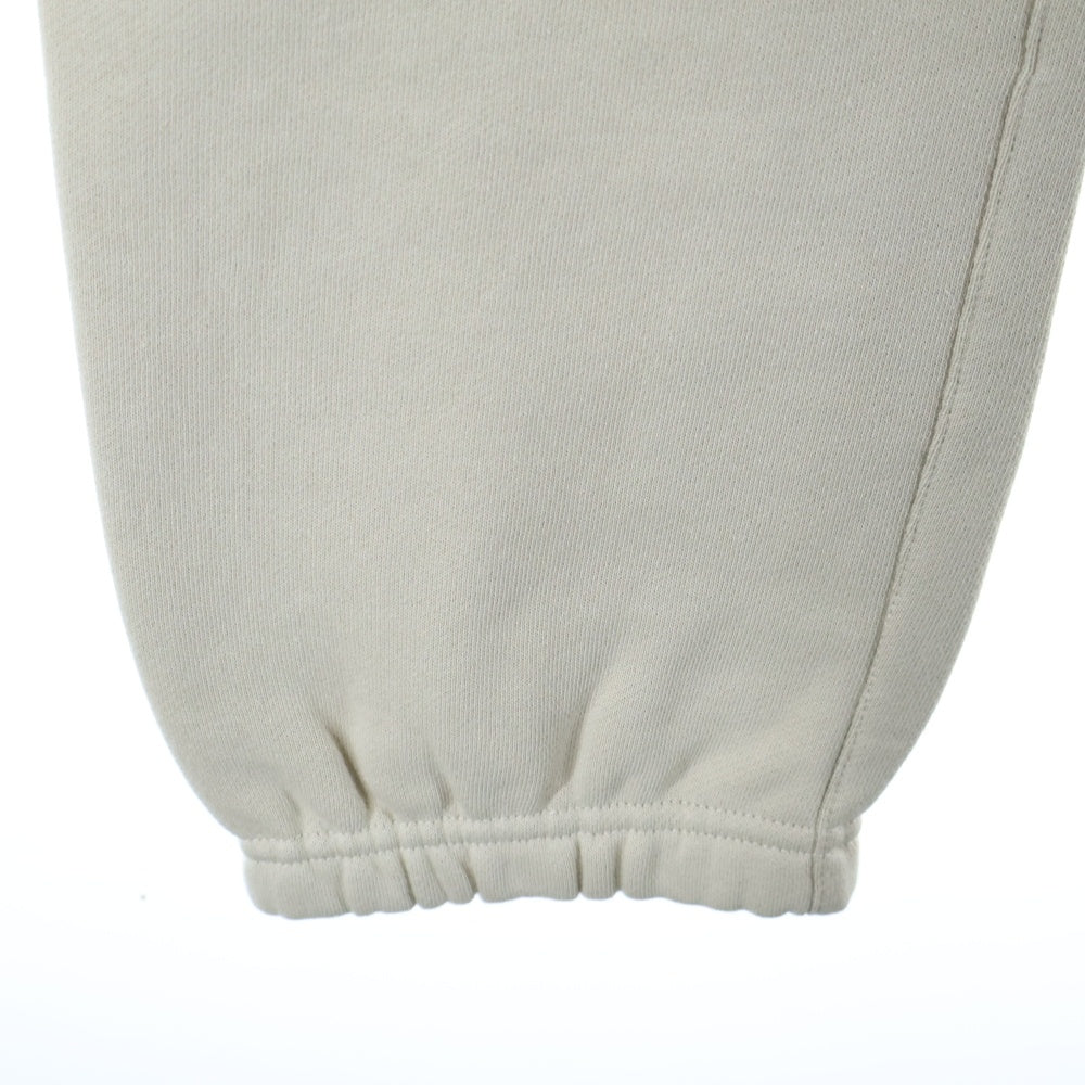 ESSENTIALS FEAR OF GOD(エッセンシャル フィアオブゴッド) Sweatpants Wheat ウィート ロゴプリント ロングスウェットパンツ ベージュ 130BT212027F