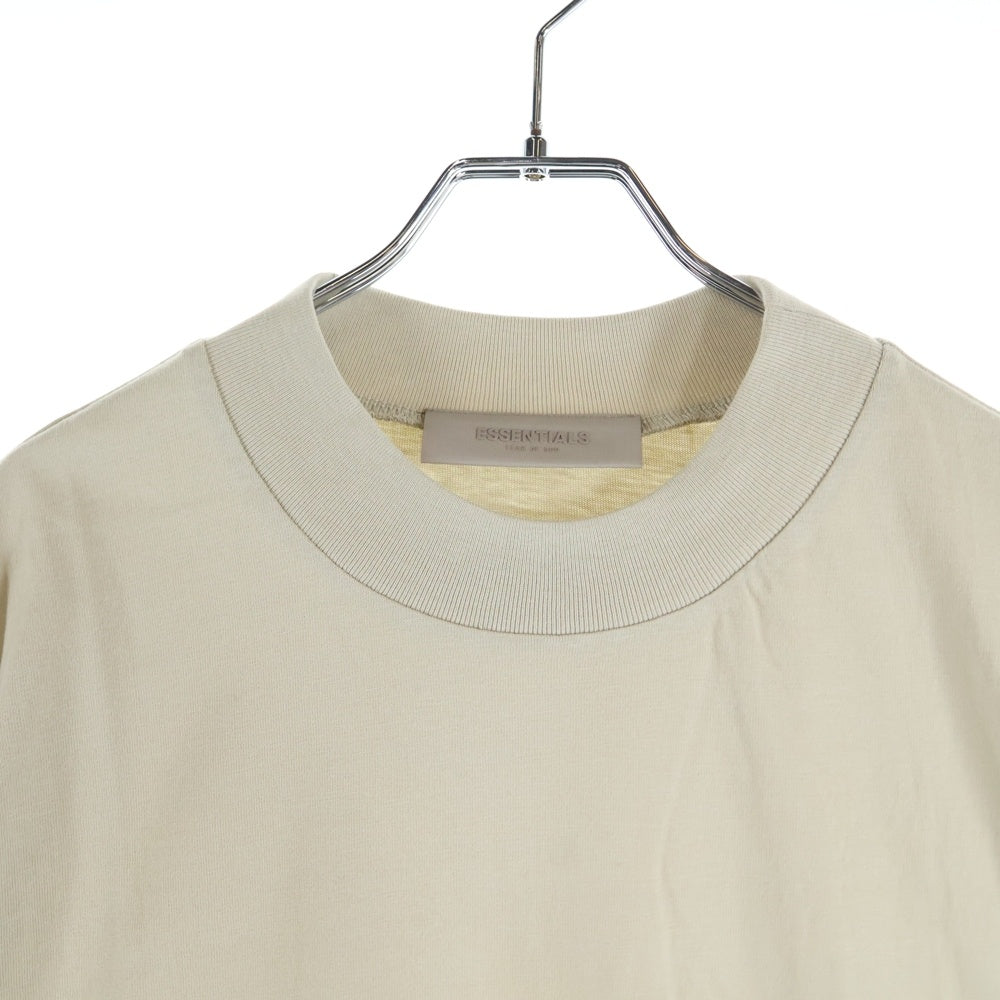 ESSENTIALS FEAR OF GOD(エッセンシャル フィアオブゴッド) Essentials Tee Wheat エッセンシャル ウィート ロゴプリント 半袖Tシャツ カットソー ベージュ 125BT212007F