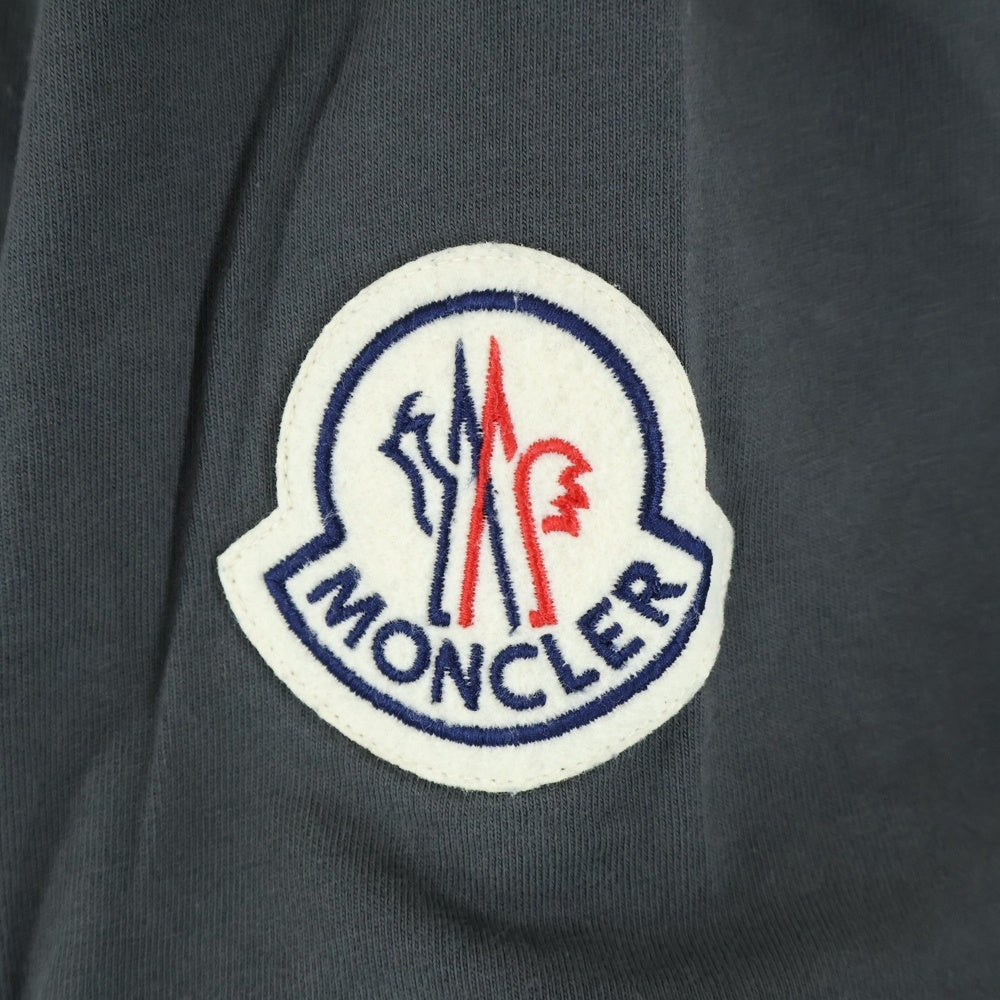 MONCLER(モンクレール) 20SS MAGLIA T-SHIRT 袖ロゴパッチ 半袖Tシャツカットソー チャコールグレー F10928C70000 V8136