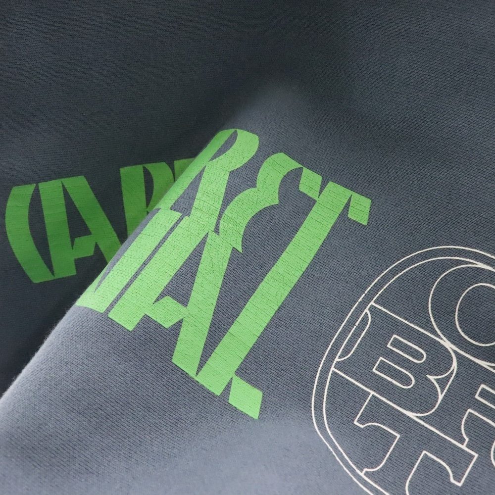 CABARET POVAL(キャバレーポバール) BEAUTY&YOUTH別注 REMAINS プリントスウェットトレーナー コバルト