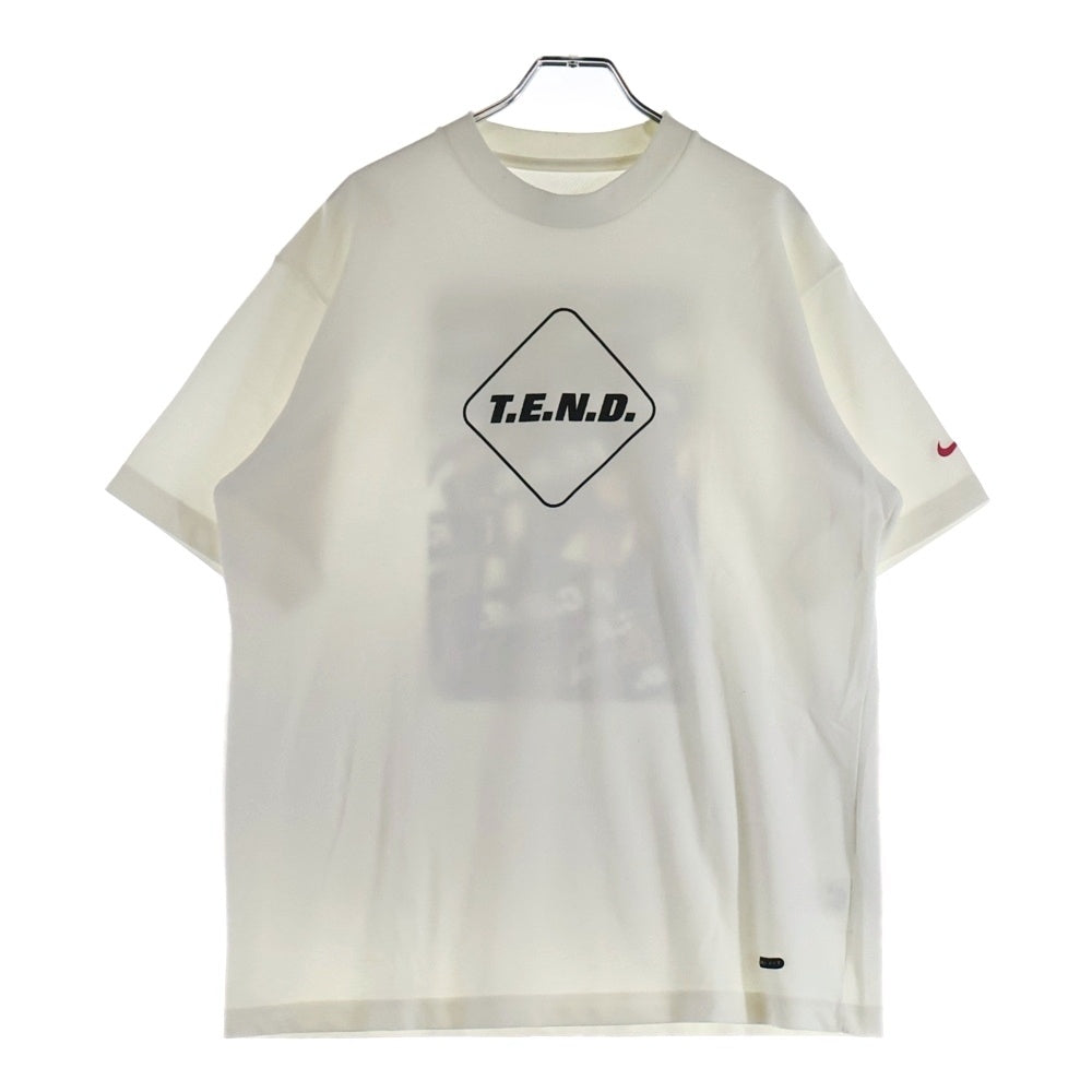 F.C.R.B./F.C.Real Bristol/FCRB(エフシーアールビー/エフシーレアルブリストル) ×NIKE ナイキ バックイラストプリントTシャツ 半袖クルーネックカットソー ホワイト