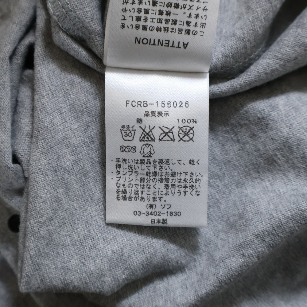 F.C.R.B./F.C.Real Bristol/FCRB(エフシーアールビー/エフシーレアルブリストル) ロゴワッペンデザイン ドット柄 クルーネックTシャツ 半袖カットソー グレー FCRB-156026