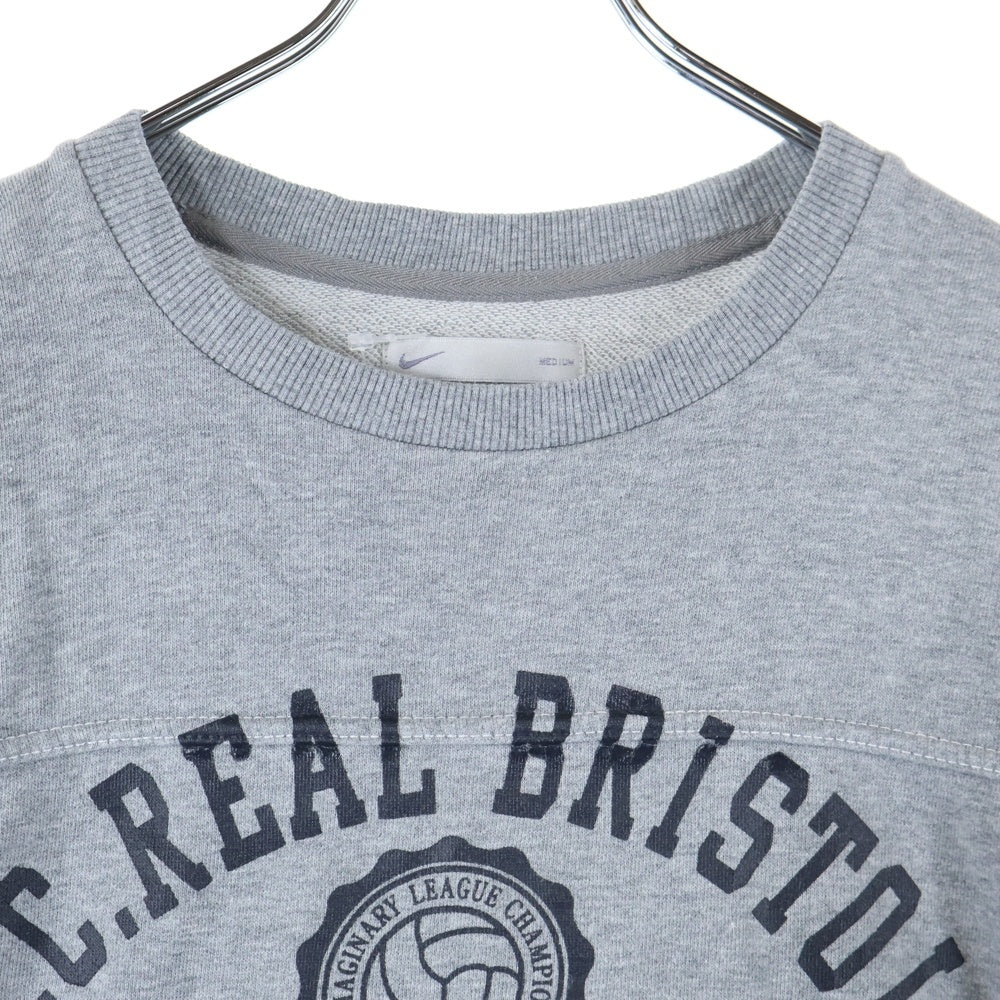 F.C.R.B./F.C.Real Bristol/FCRB(エフシーアールビー/エフシーレアルブリストル) カレッジロゴプリント 半袖スウェットトレーナー グレー 319027