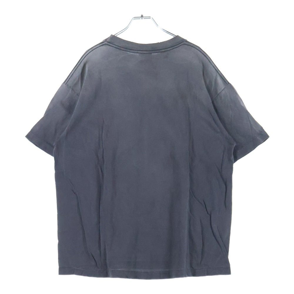 SAINT MICHAEL(セントマイケル) 25SS SS TEE SAINT ALPHA セントアルファ ヴィンテージ加工 フロントプリントTシャツ 半袖クルーネックカットソー グレー SM-HR1-0000-012