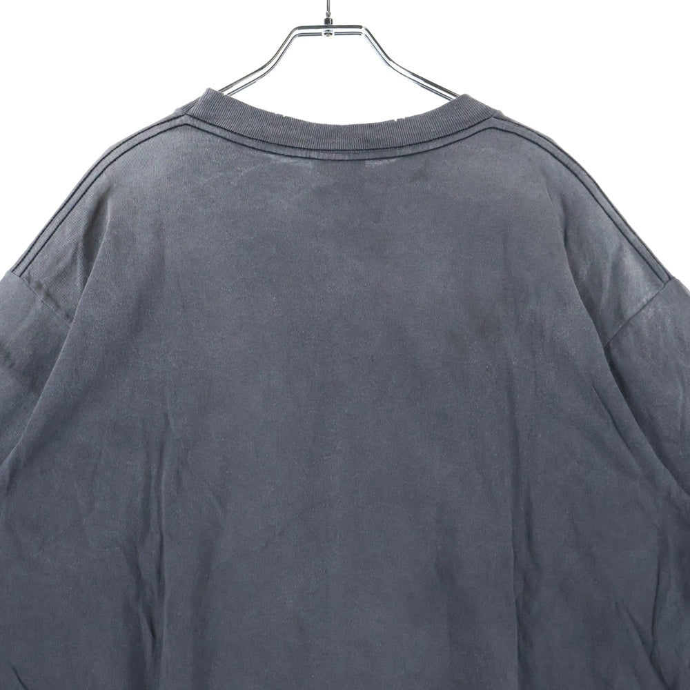 SAINT MICHAEL(セントマイケル) 25SS SS TEE SAINT ALPHA セントアルファ ヴィンテージ加工 フロントプリントTシャツ 半袖クルーネックカットソー グレー SM-HR1-0000-012