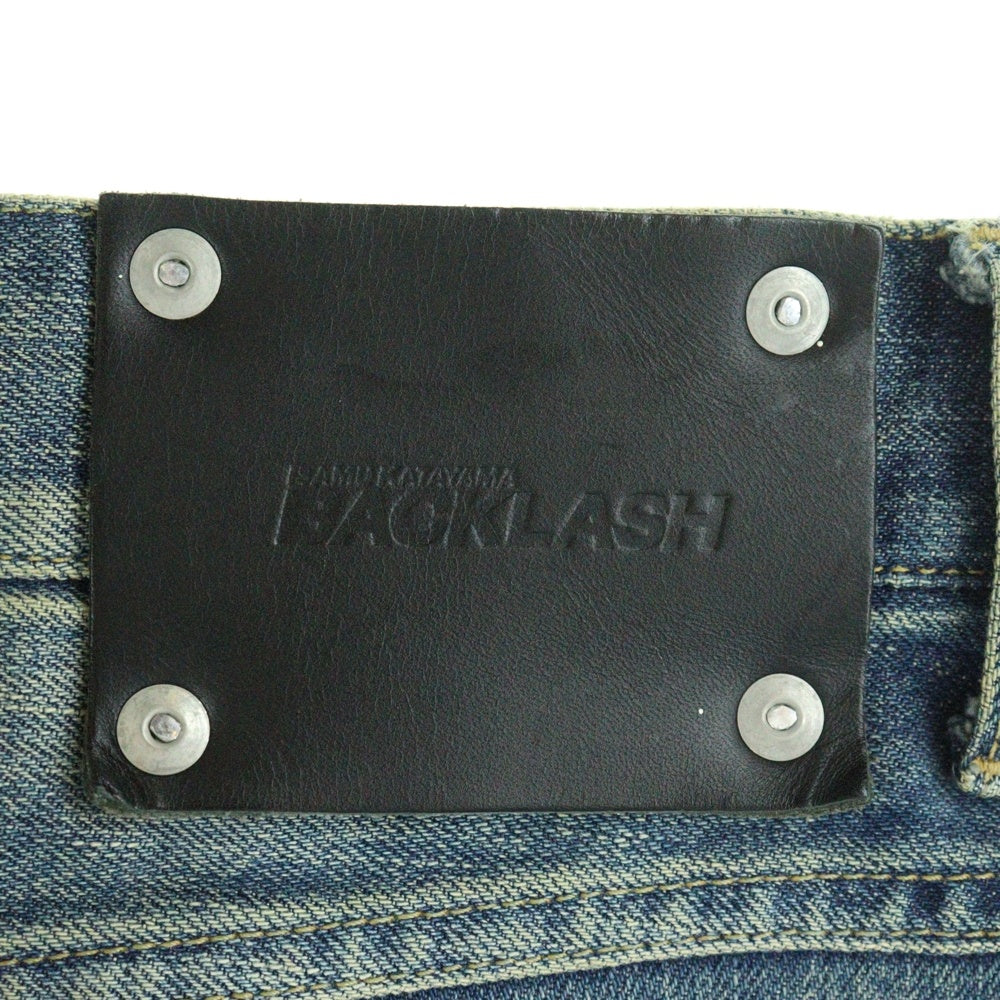 ISAMU KATAYAMA BACKLASH(イサムカタヤマバックラッシュ) 24SS ×KOSUKE MATSUI ストレッチ紺セルヴィッチ ストレートデニムパンツ ダメージ加工 ボタンフライ D-701-KO