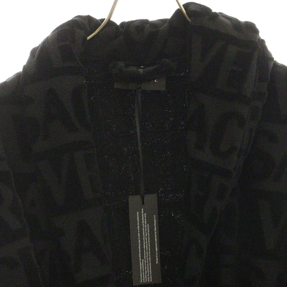 VERSACE(ヴェルサーチ) 袖メデューサ ロゴ総柄 バスローブ ガウン ブラック/イエロー ZACJ00008