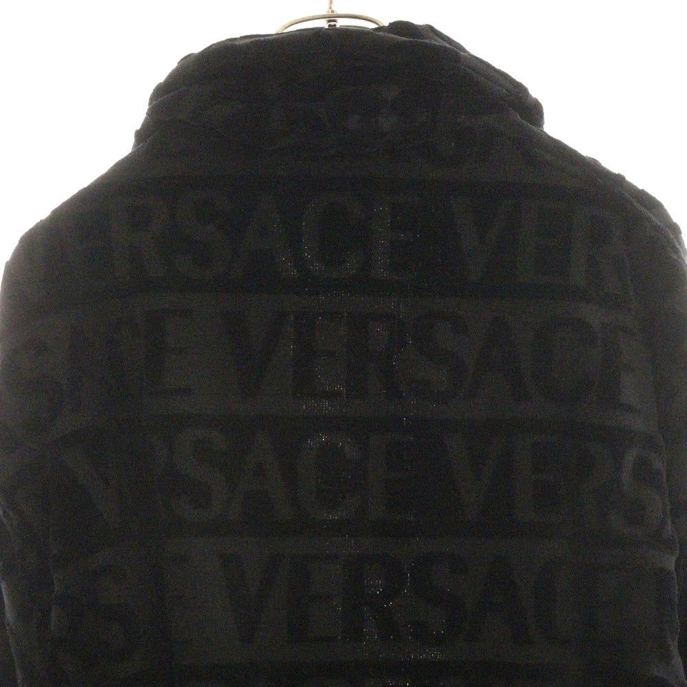 VERSACE(ヴェルサーチ) 袖メデューサ ロゴ総柄 バスローブ ガウン ブラック/イエロー ZACJ00008