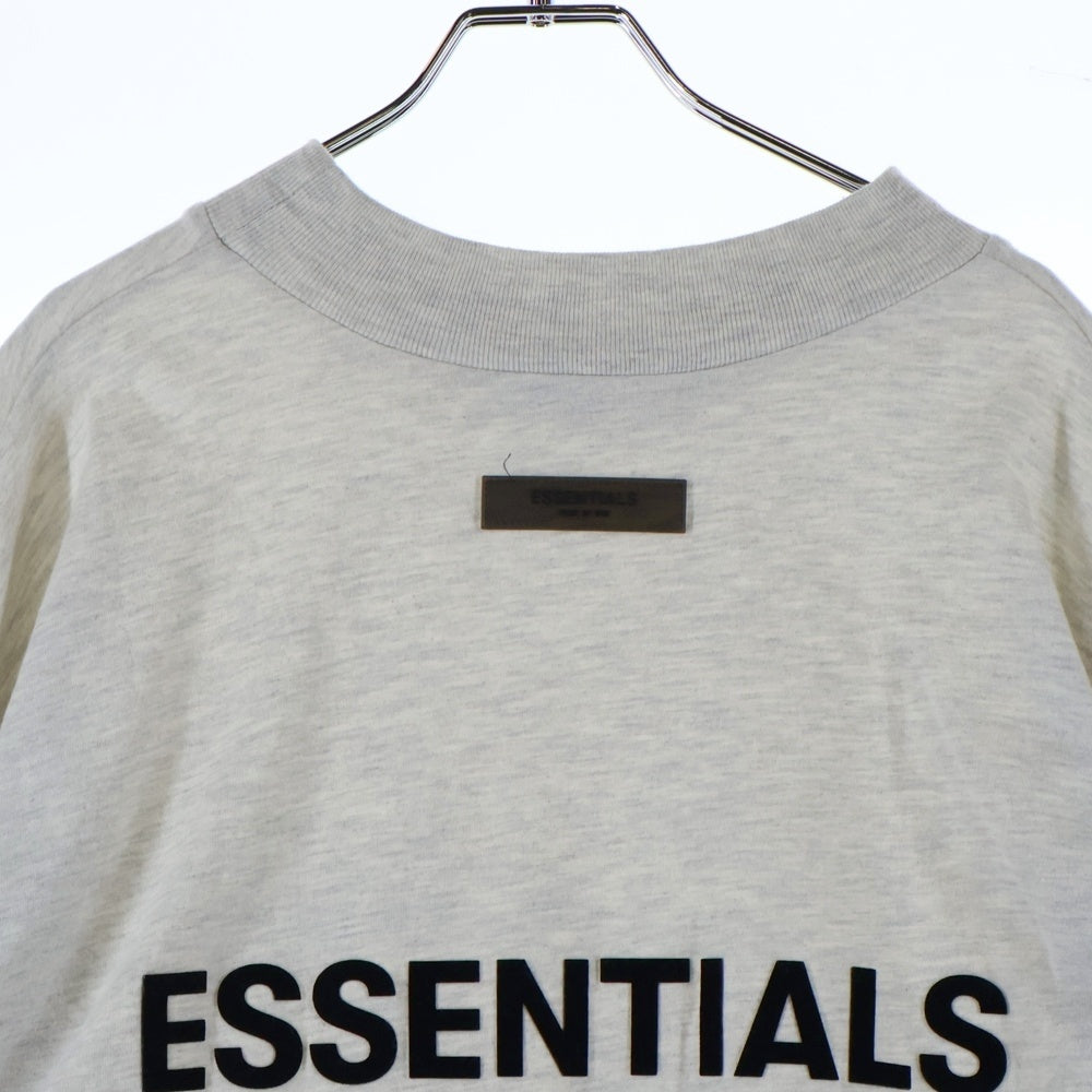 FEAR OF GOD ESSENTIALS(フィアオブゴッド エッセンシャルズ) L/S T-SHIRT フロントラバーロゴ コットン 長袖Tシャツ カットソー ライトグレー