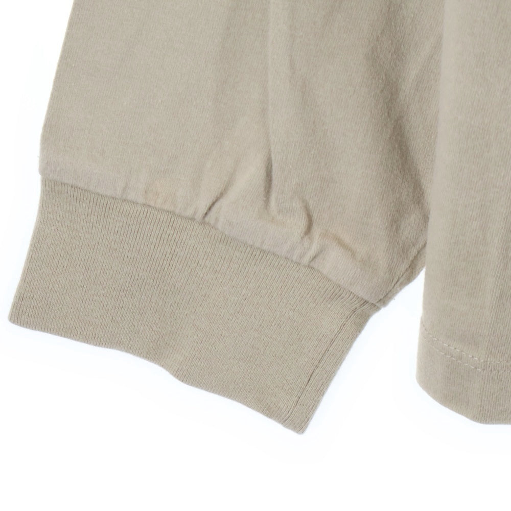 FEAR OF GOD ESSENTIALS(フィアオブゴッド エッセンシャルズ) L/S T-SHIRT フロントロゴ コットン 長袖Tシャツ カットソー ベージュ
