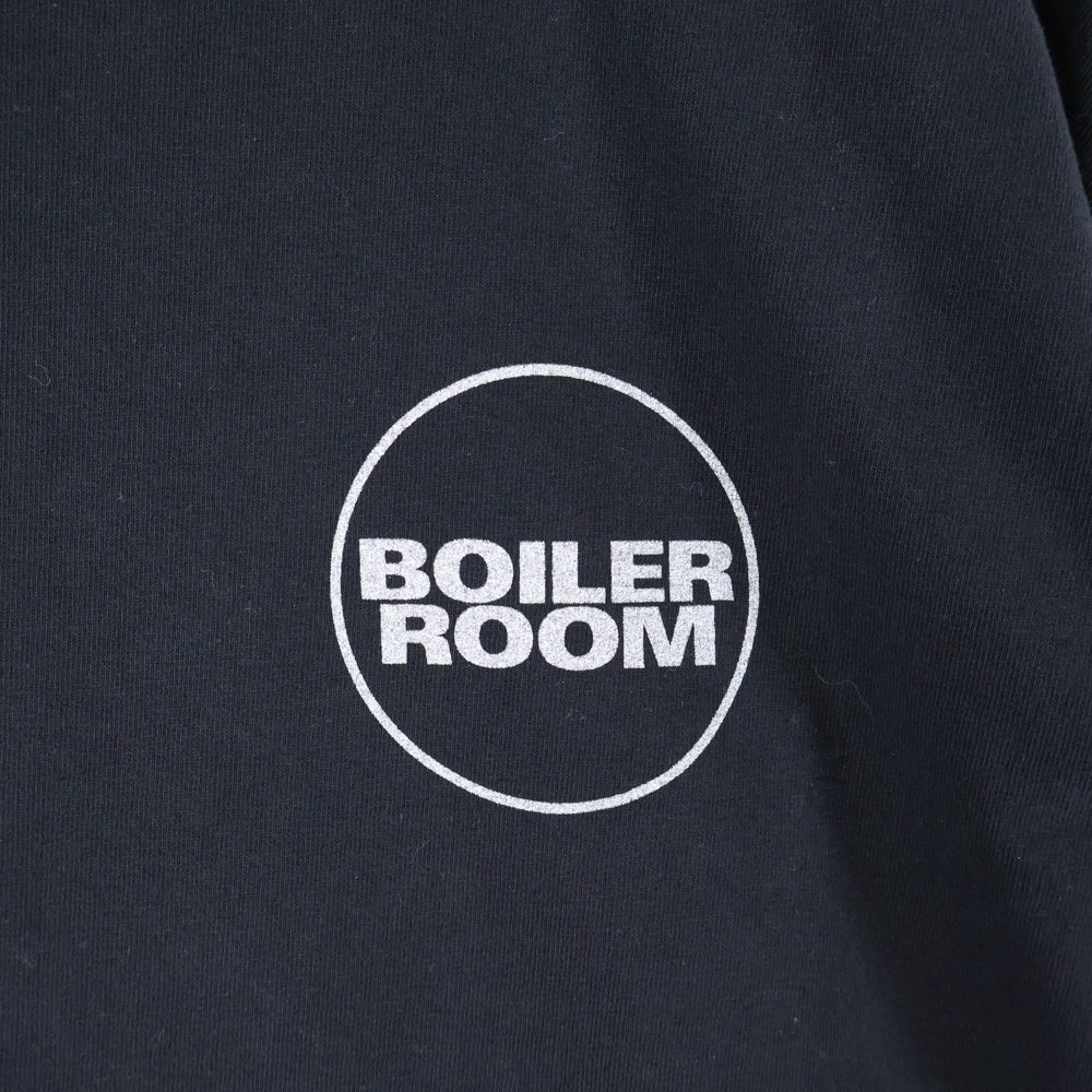BOILER ROOM(ボイラールーム) BOILER ROOM ボイラールーム バックロゴ 半袖Tシャツ ブラック