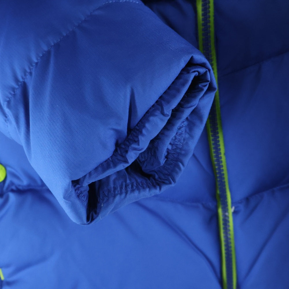 PUMA(プーマ) キャットロゴエンブロイダリー ジップアップ フーデットダウンベンチコート ジャケット ブルー/イエロー 830849