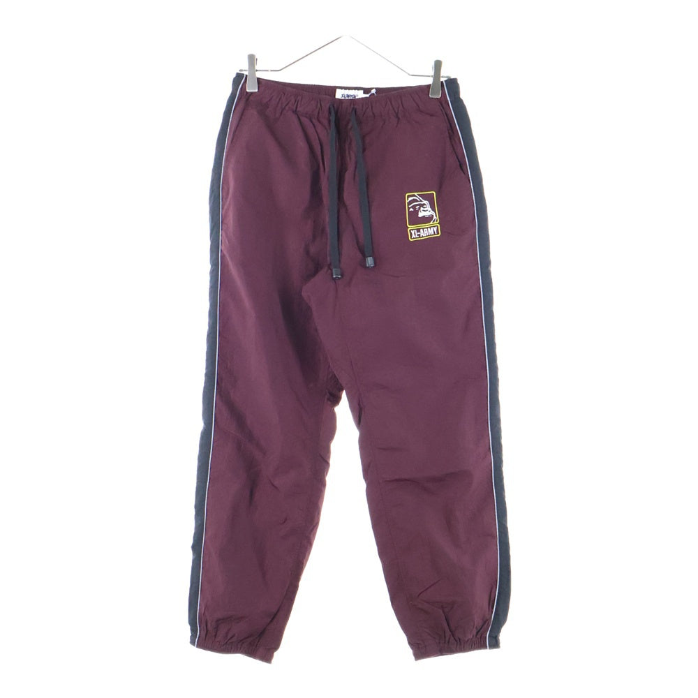 X-LARGE(エクストララージ) TRACK PANT サイドライン ドローストリング ナイロン トラックパンツ バーガンディー 01183606